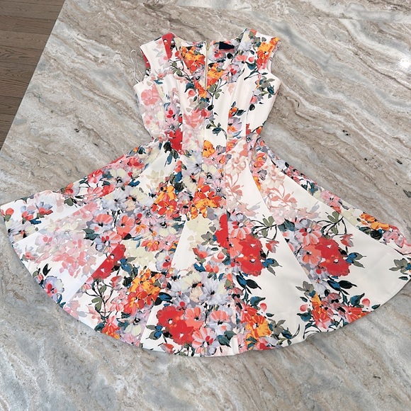 Just Taylor Floral Dress - Picture 1 of 11
